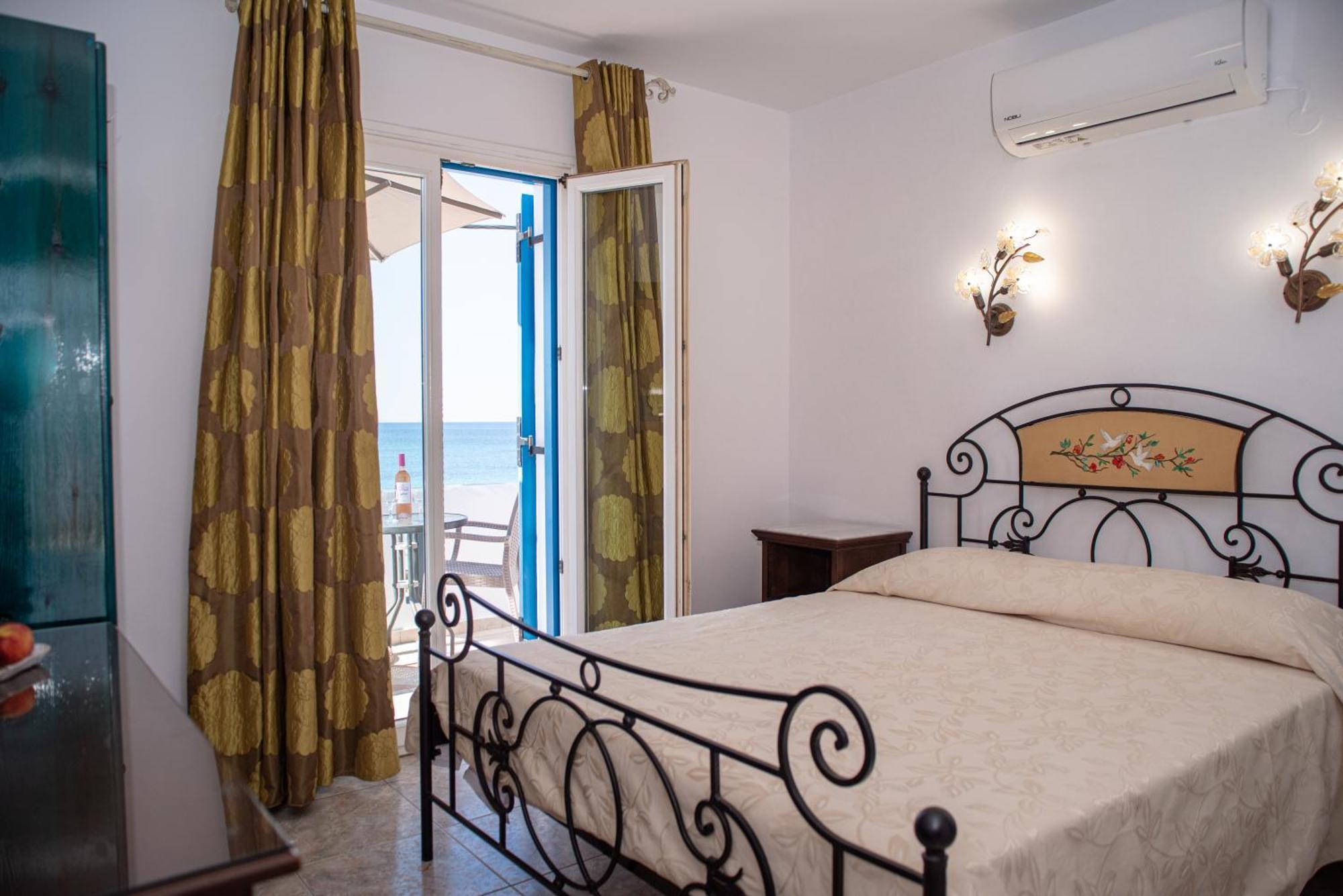 Aparthotel Deep Blue à Ágios Prokópios Extérieur photo